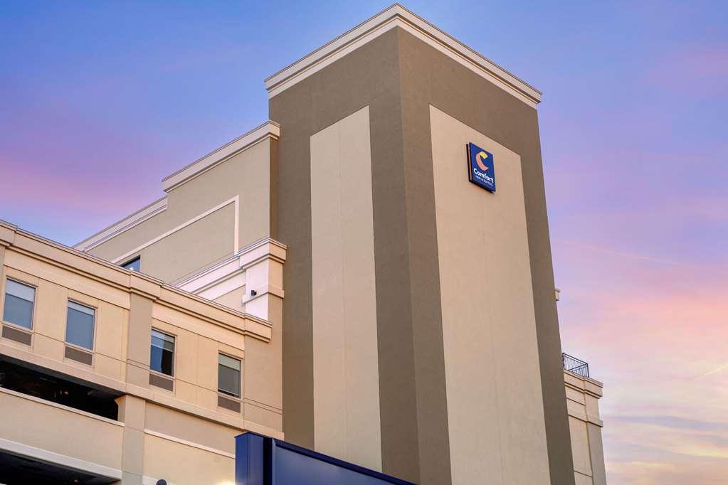 Comfort Inn & Suites Newark Liberty International Airport Eksteriør bilde