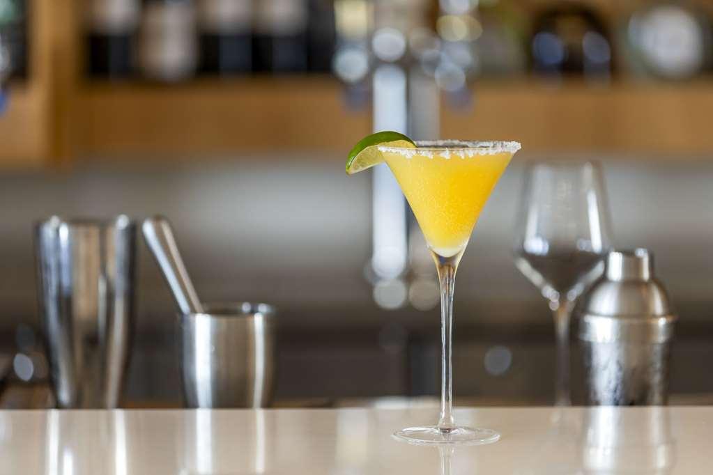 Comfort Inn & Suites Newark Liberty International Airport Restaurant bilde